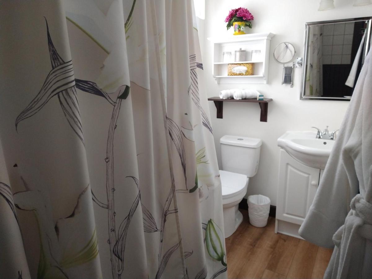 Au Coeur De Magog Bed & Breakfast ภายนอก รูปภาพ