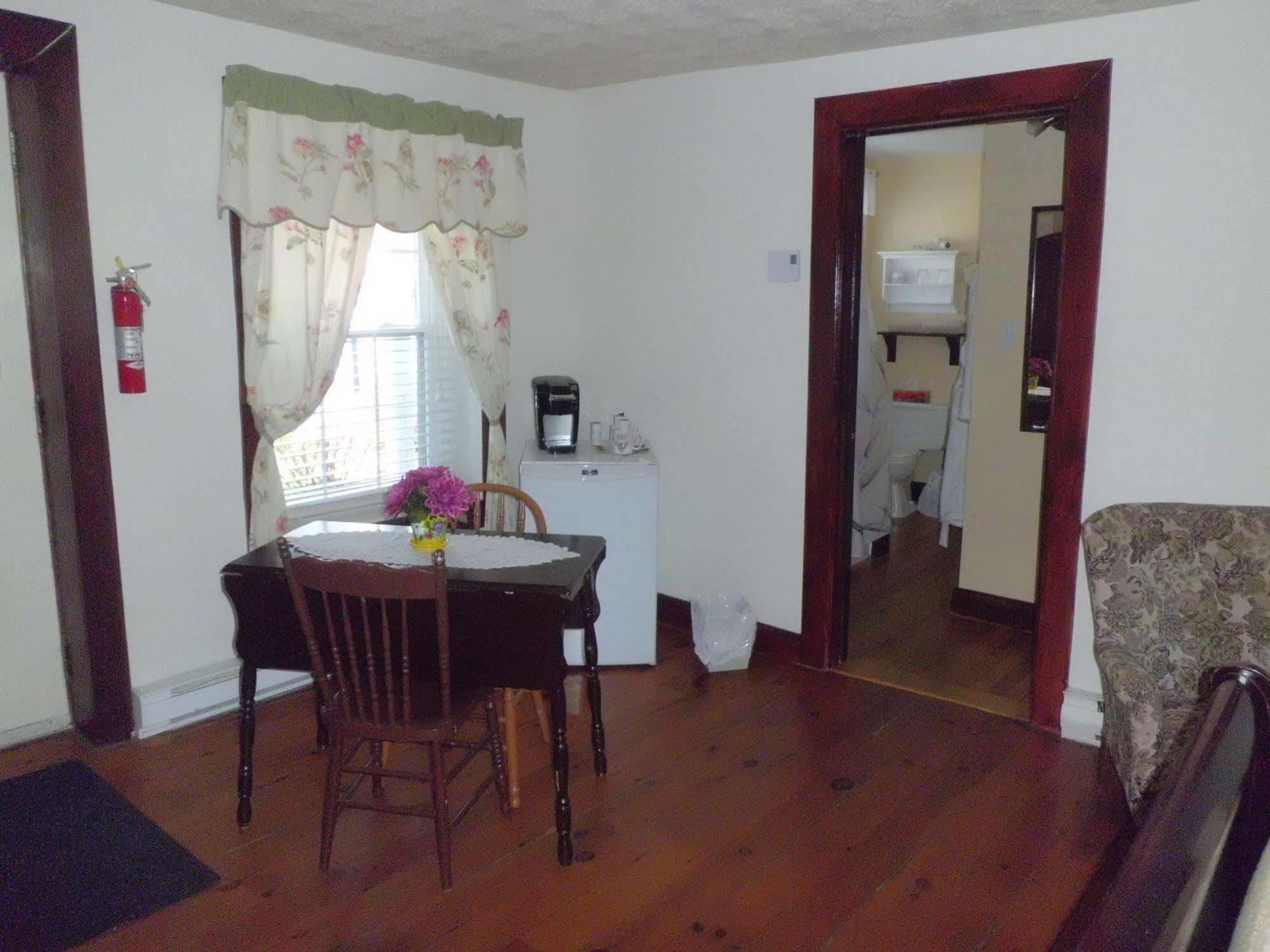 Au Coeur De Magog Bed & Breakfast ภายนอก รูปภาพ