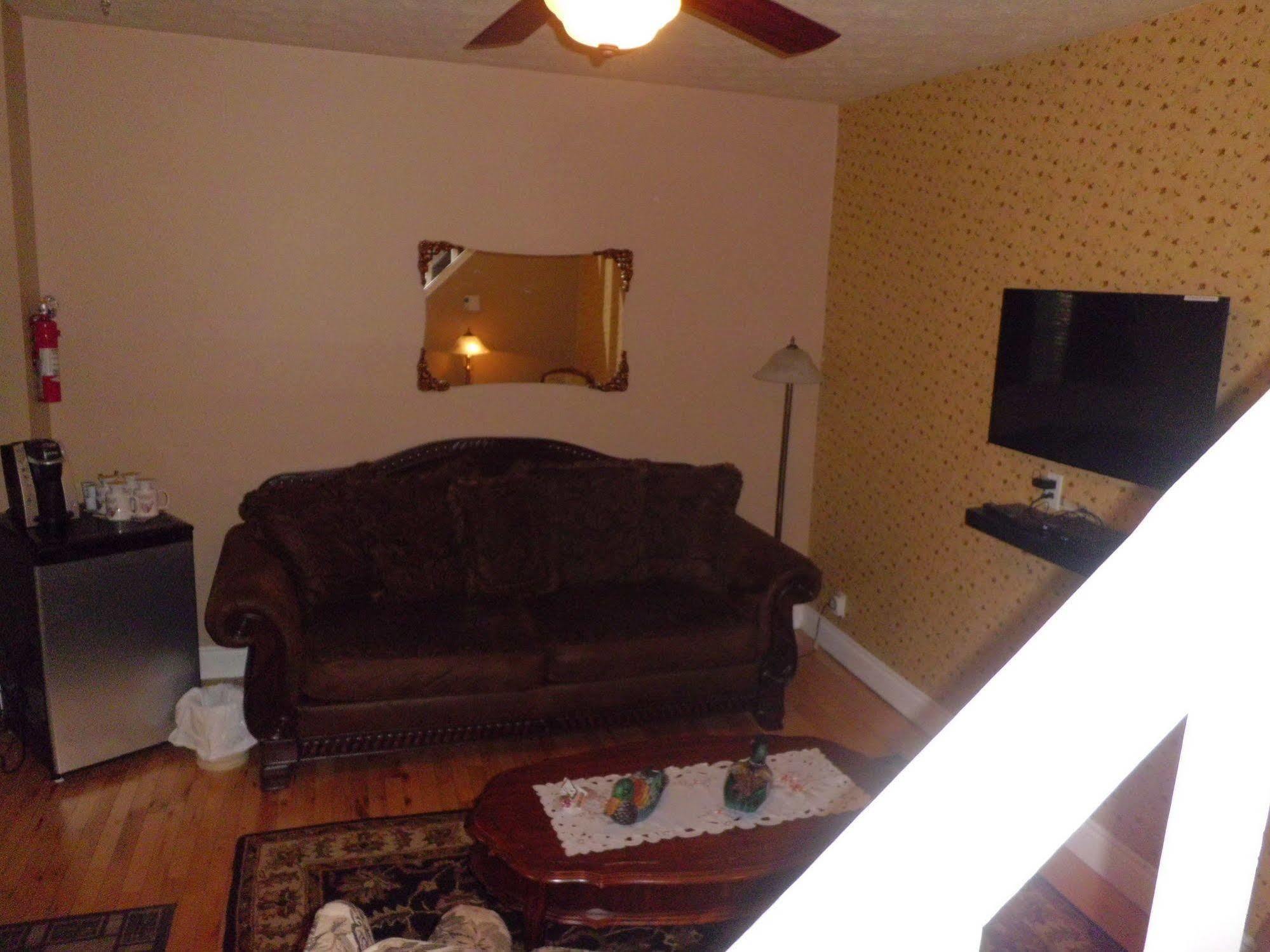 Au Coeur De Magog Bed & Breakfast ภายนอก รูปภาพ